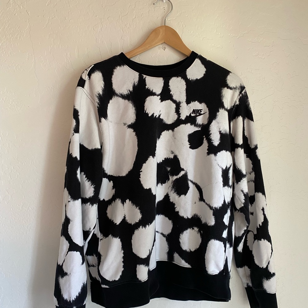 Nike Black and White Patterned Crewneck